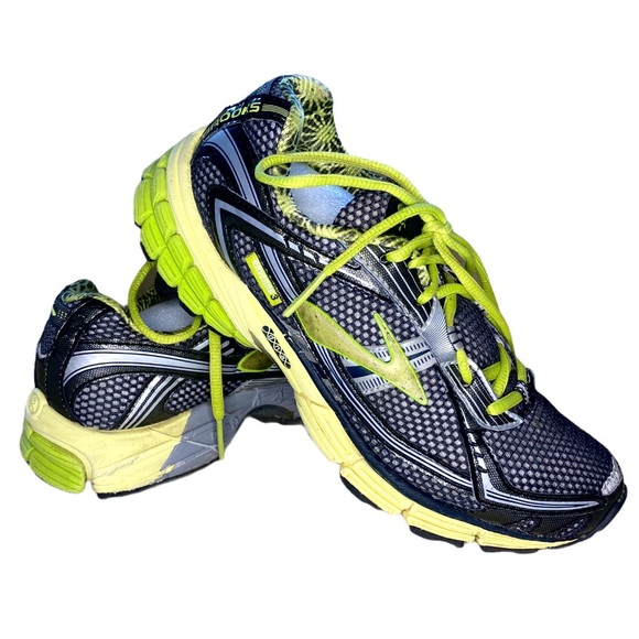 Brooks Shoes Brooks Ravenna Running Shoe Sneakers Size 8 Silver